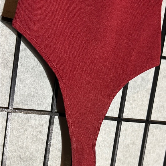 Astr Wine Ribbed Top - Picture 4 of 4